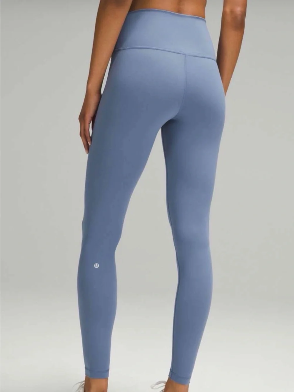 Lululemon Wunder Train High-Rise Tight 28” in Oasis Blue (size 4)